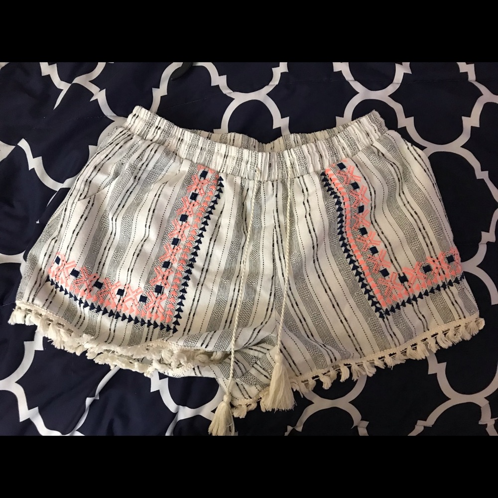 Francesca’s Shorts - Picture 2 of 3